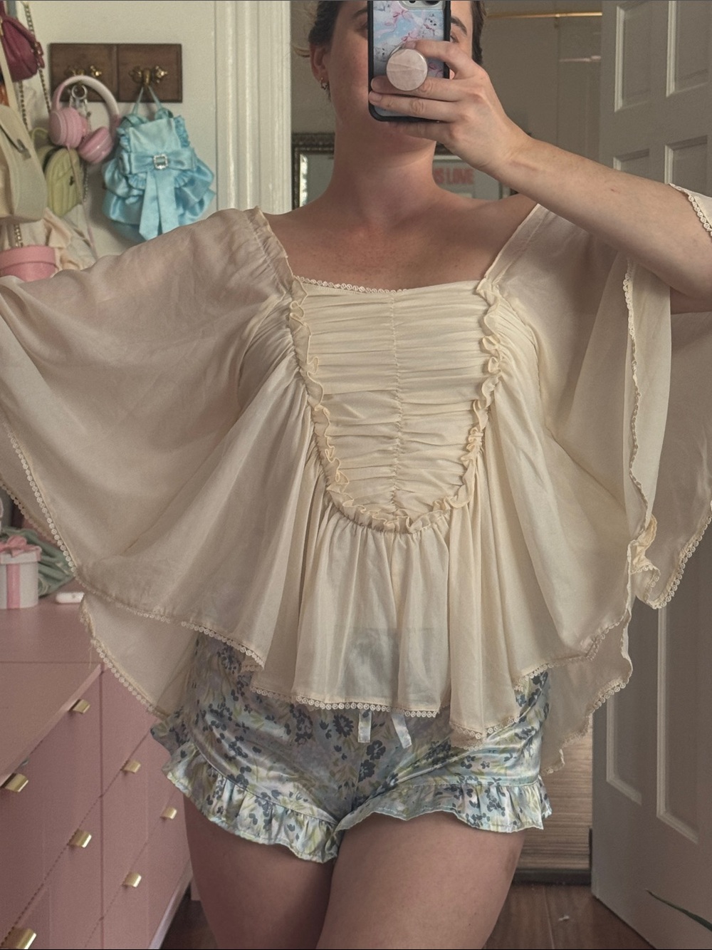 Romeo & Juliet Couture Cream Lace-Trim Chemise Top With Butterfly Capelet Sleeve - Picture 6 of 10
